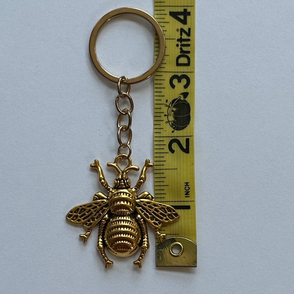 Gold Bee Keychain - Picture 3 of 4